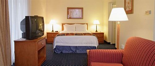 Hawthorn Extended Stay By Wyndham Φορτ Γουέιν Δωμάτιο φωτογραφία